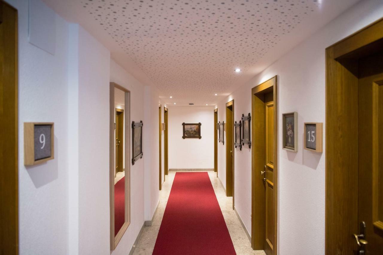 Pension Angelika Петтной-ам-Арльберг Екстер'єр фото