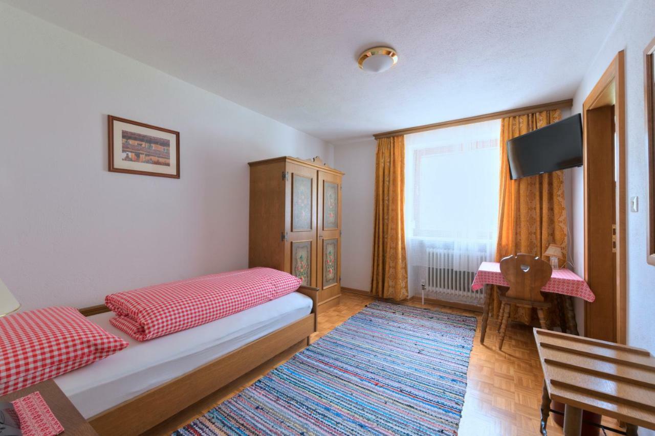 Pension Angelika Петтной-ам-Арльберг Екстер'єр фото